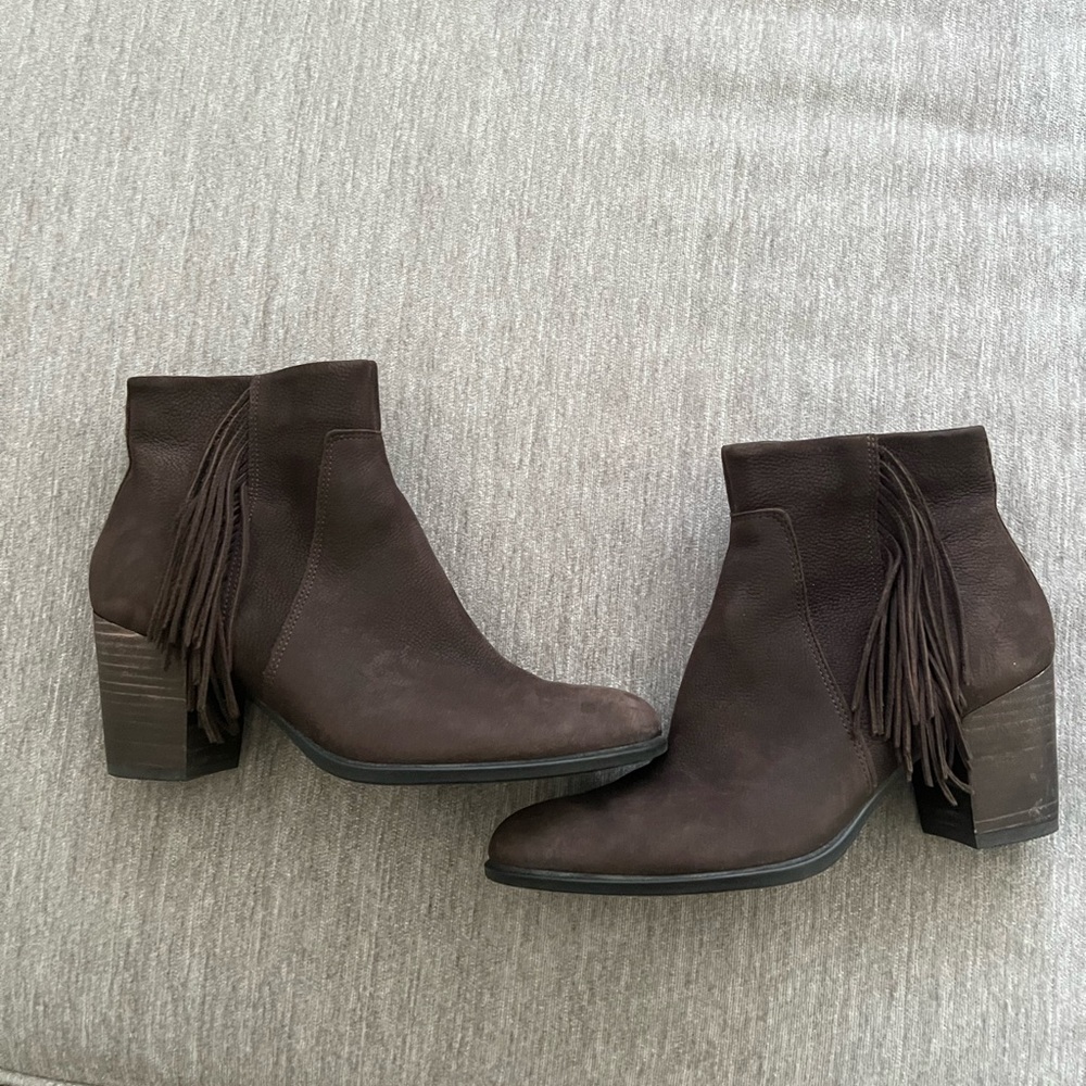 Ecco barely worn brown booties